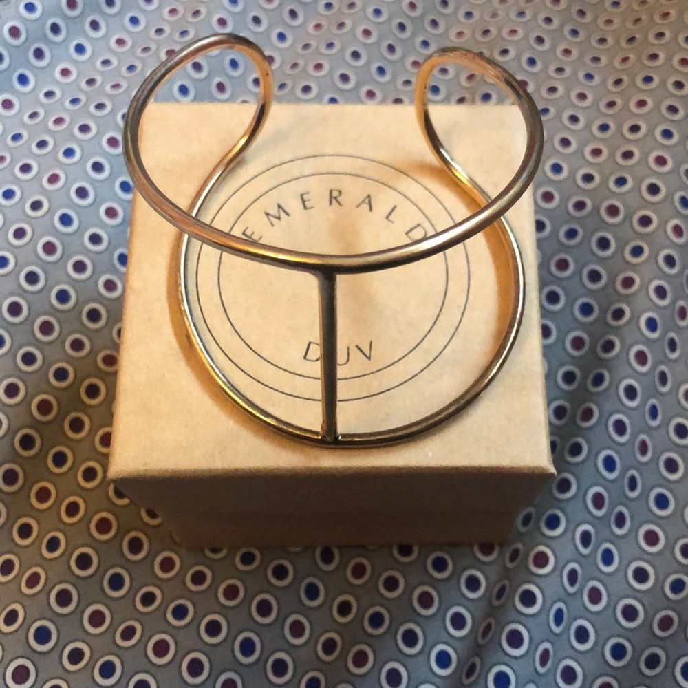Gold bangle